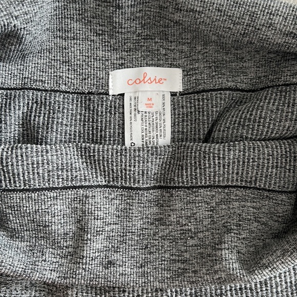 Colsie Activewear Shorts. Size Medium - Picture 2 of 2